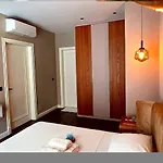 Apartment Deluxe *