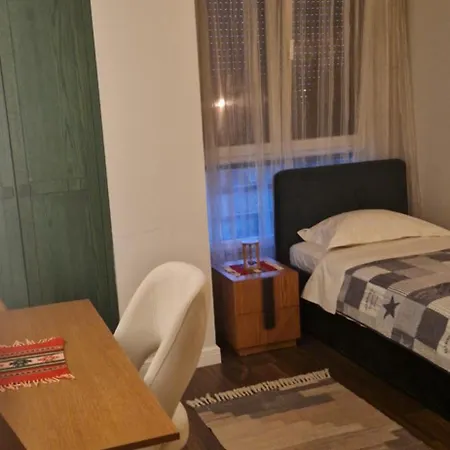 Apartment Deluxe *