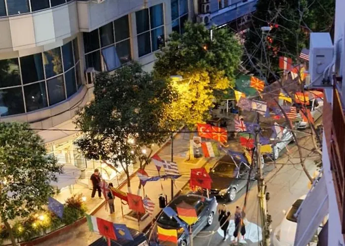 Deluxe * تيرانا